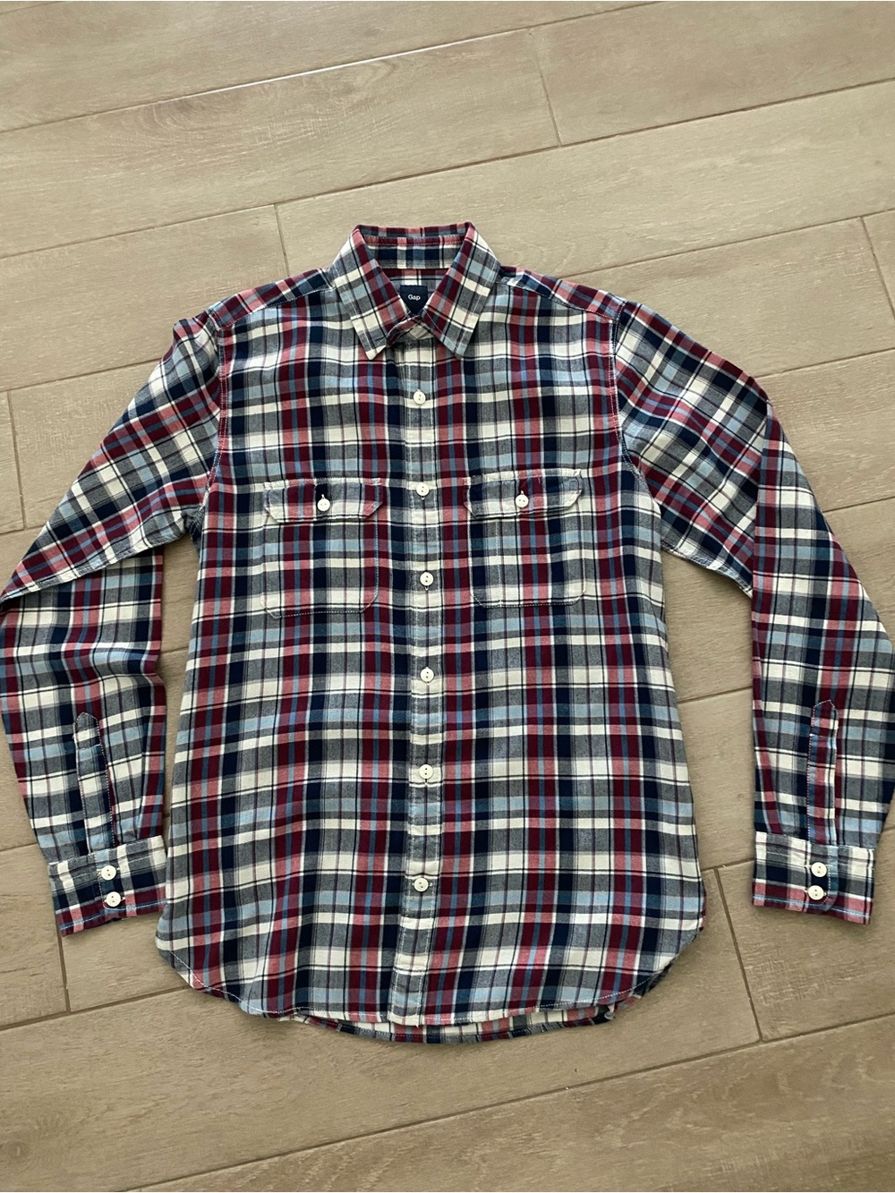 GAP Men’s Plaid Button-Down Shirt in Navy, Red & White